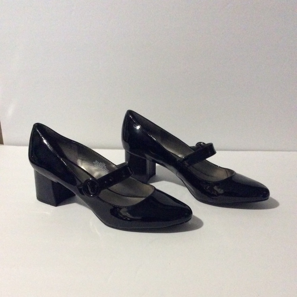 Bandolino Donni heels size 10 M